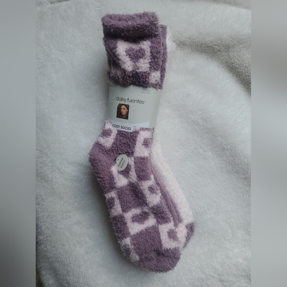 🌹Daisy Fuentes 3 Pack Fuzzy Socks Size 4-10 - Picture 5 of 9